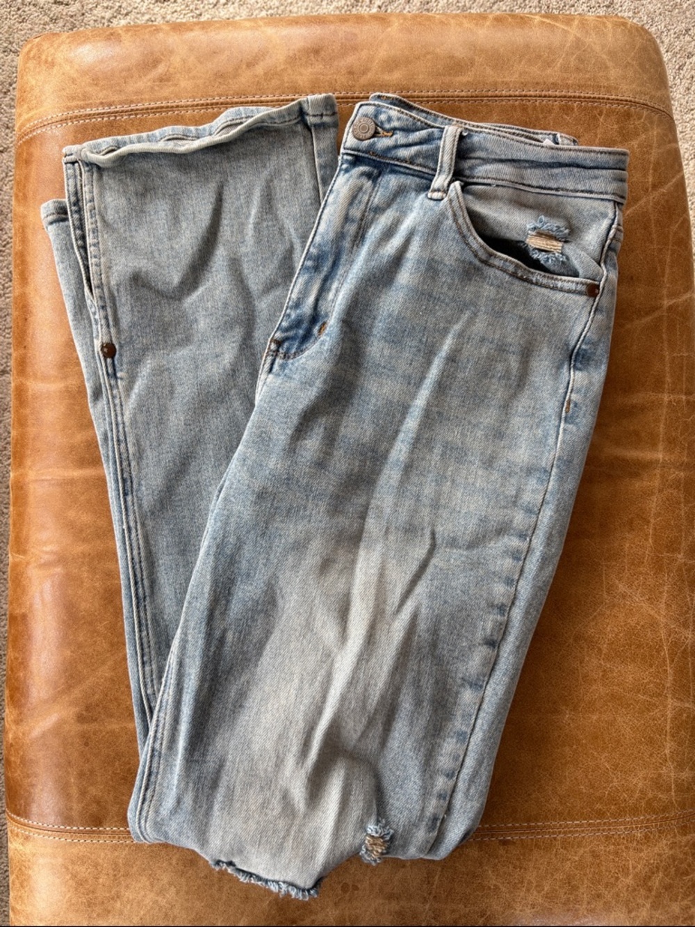 Judy Blue NWOT Light Wash Distressed Straight-Leg Jeans